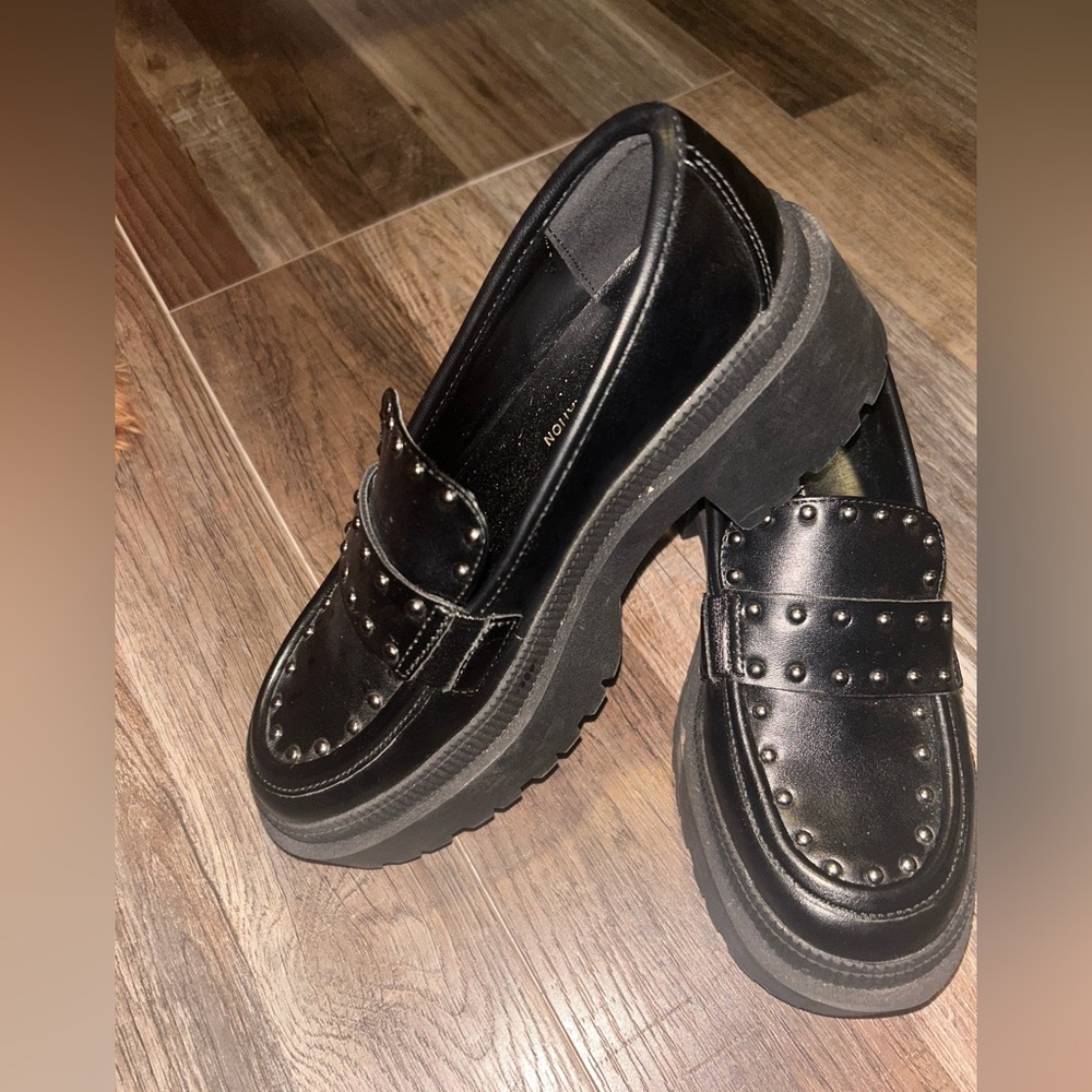 BCBGeneration Black Studded  
Women's Marley Lug Sole Loafer 36 size 6 S33